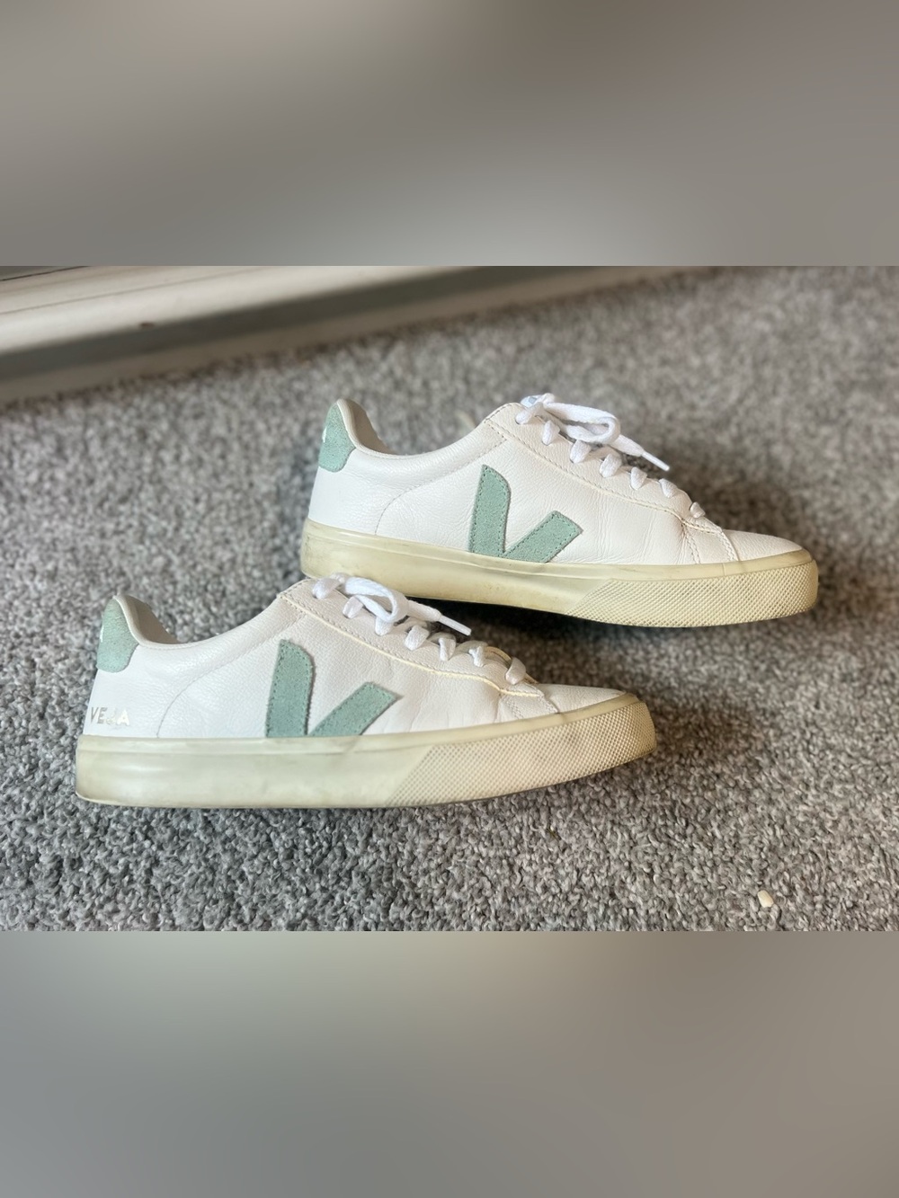 Veja Campo sneakers women’s size 7 - white matcha